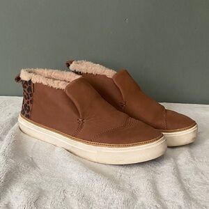 Toms Brown Leopard-Accent Slip-On Sneakers with Cream Faux Fur